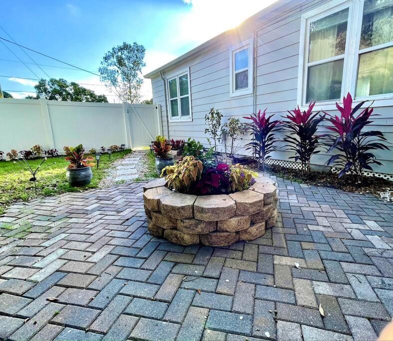 Cozy Sanctuary Minutes From The Bay And Beaches Tampa Exterior foto